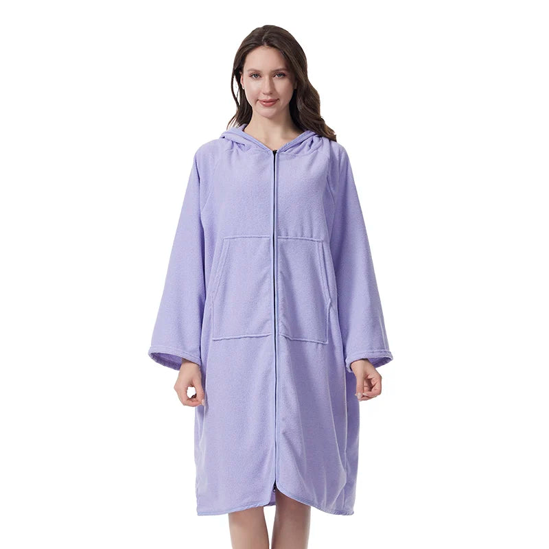 Hooded Microfiber Bathrobe – Zipper, Pockets, and Quick-Drying