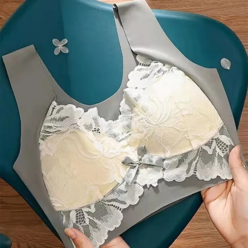 Brassière à dentelle avec larges bretelles