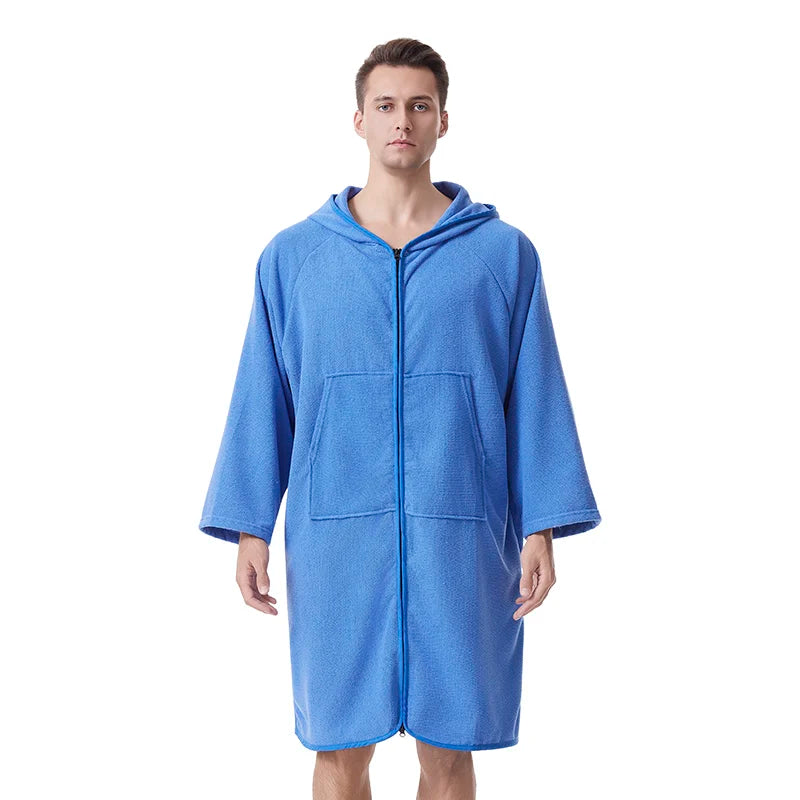 Hooded Microfiber Bathrobe – Zipper, Pockets, and Quick-Drying