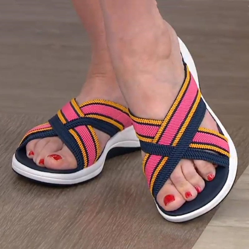 Sandales sportswear à lanière bicolore